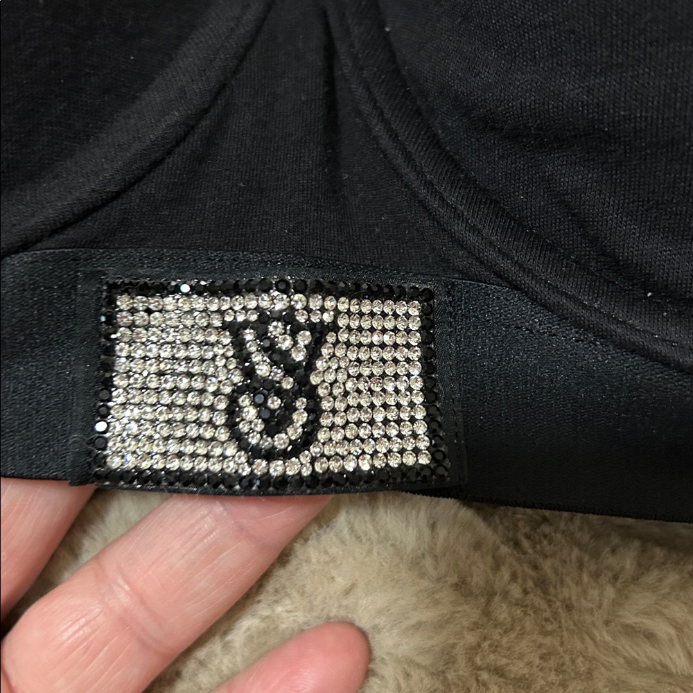 Gorgeous VS Rhinestone Bra - Picture 2 of 10
